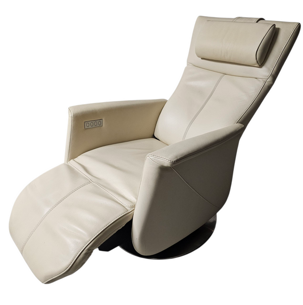 Prominent sta op fauteuil