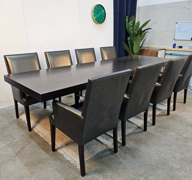 Royale Eettafel Eric Kuster Donkerbruin + Gratis Stoelen