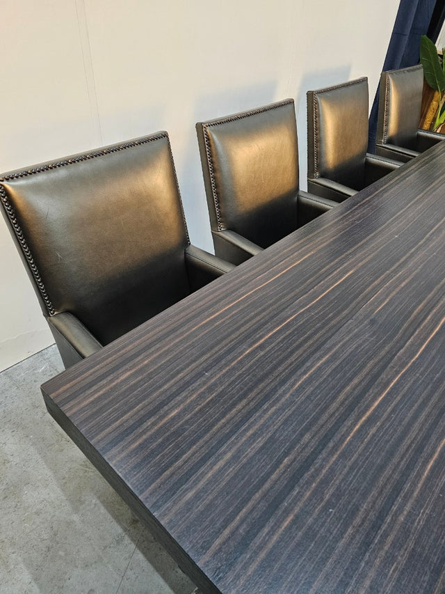 Royale Eettafel Eric Kuster Donkerbruin + Gratis Stoelen